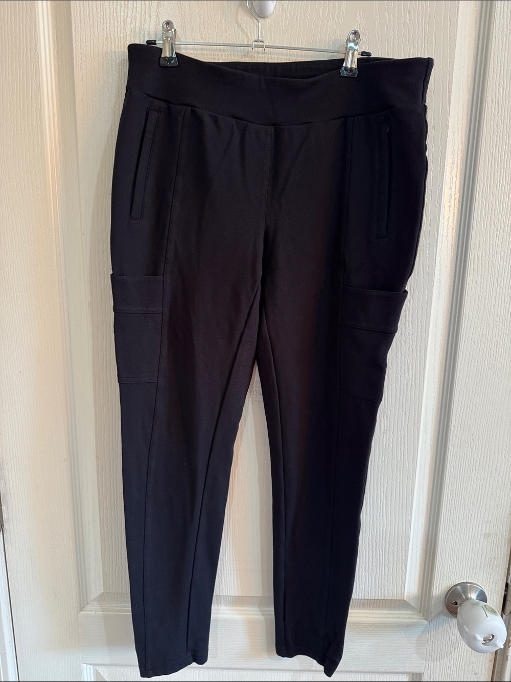 Jockey Black Pull-On Slim Cargo Leggings